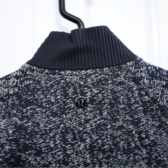 Lululemon Rest Less Pullover 1/2 Zip in Black / White Womens Size 6 - Picture 7 of 10